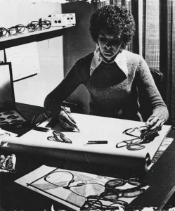 Oversized Frames Linda in her studio