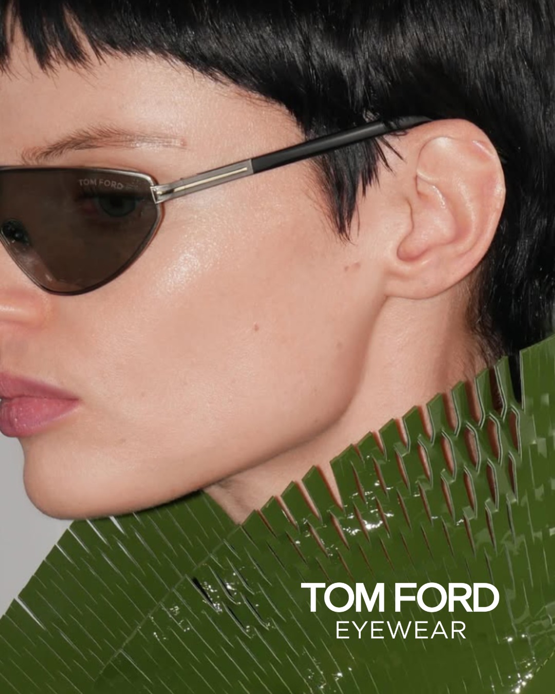 ✨Tom Ford just dropped the new eyewear collection, and it’s every bit as sharp as you’d expect.
Fresh shapes, strong lines, and that unmistakable attitude. Take a closer look 👉 https://lookeronline.com/collections/tom-ford-sunglasses #lookeronline #TOMFORD #TOMFORDEYEWEAR #newcollection #sunglasses #fashion