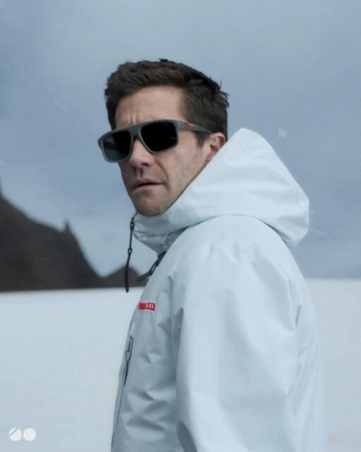Jake Gyllenhaal for Prada Linea Rossa. Performance in motion.
Eyewear built for the pace of now. #LookerOnline #PradaLineaRossa #PradaSport #JakeGyllenhaal #PradaEyewear